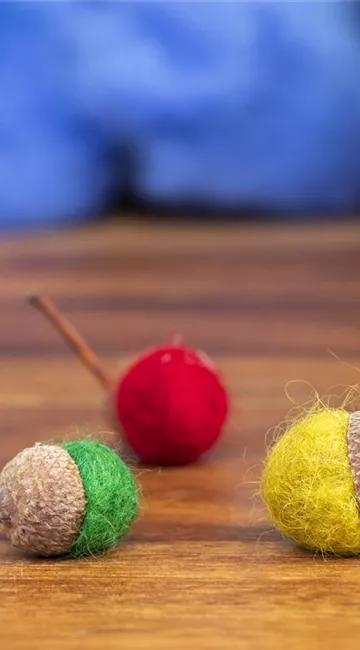 Bunte Filzeicheln – Herbstdeko mal anders