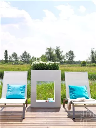 Essential - Hole in one Essential - Hole in one